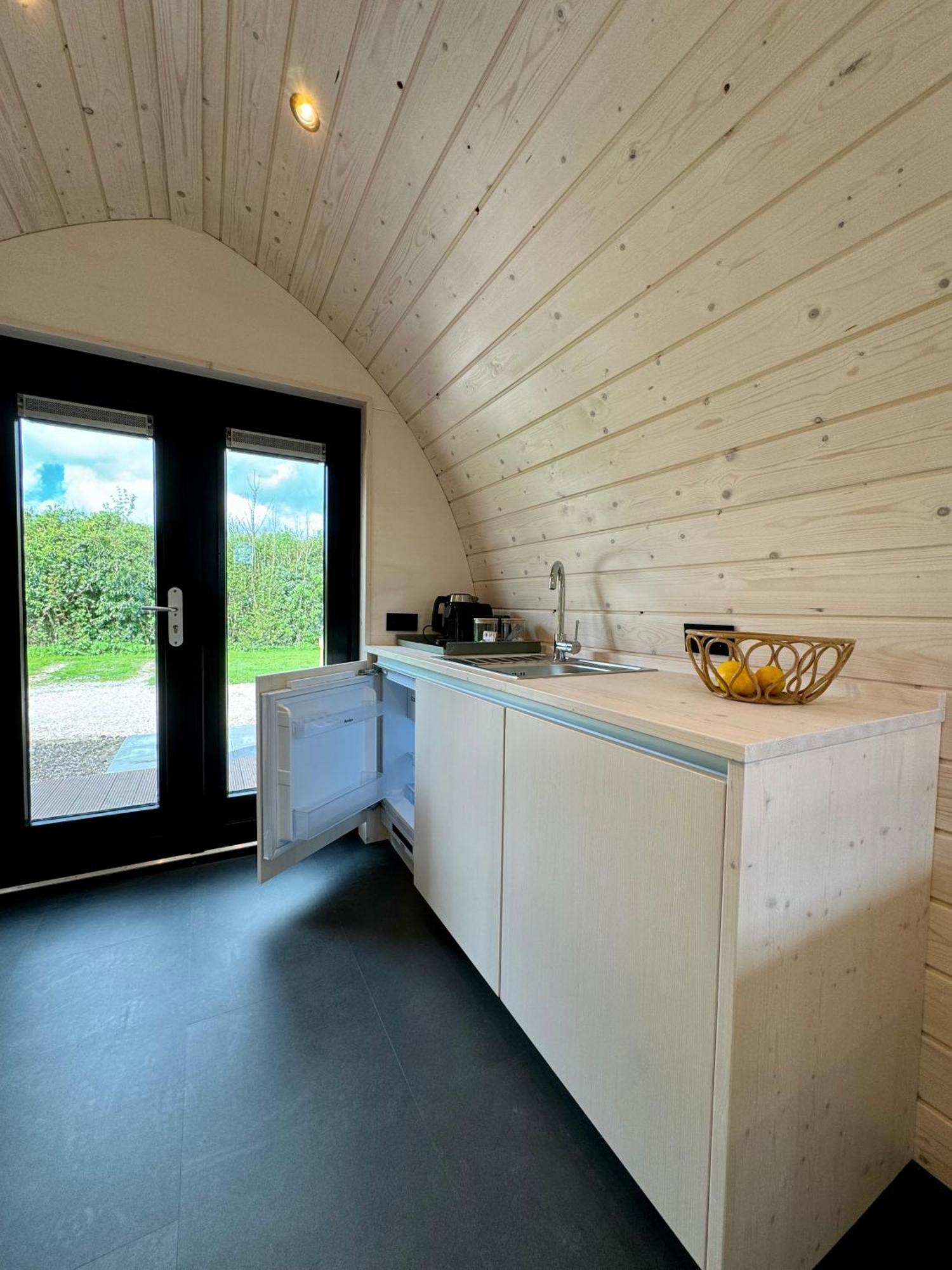 Camping Zee Van Tijd Holwerd Exterior photo
